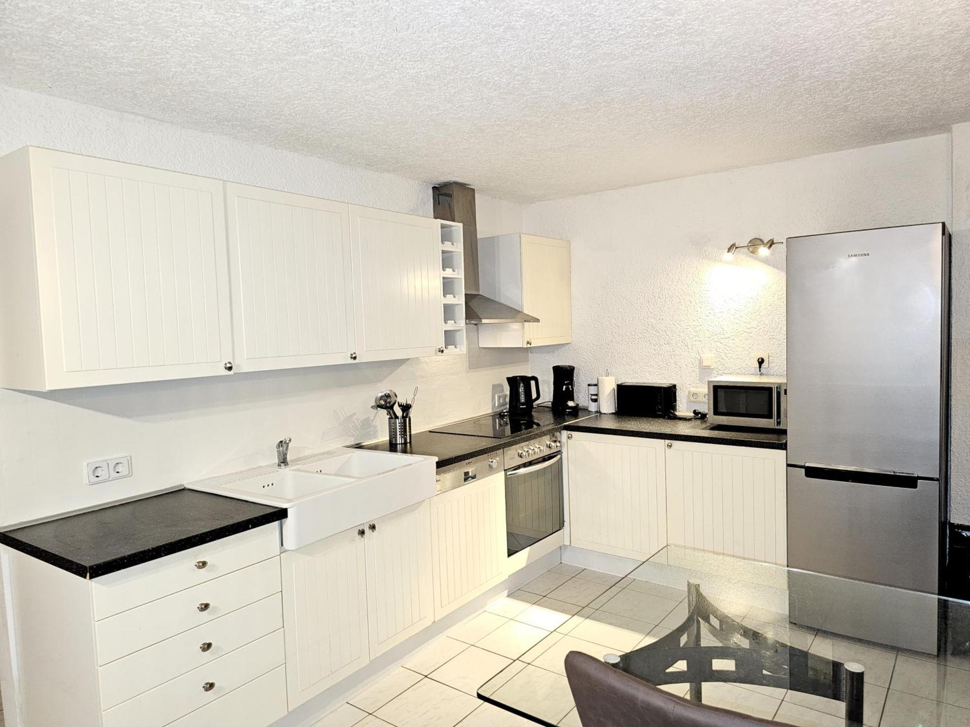 Apartmenthaus - * Mackenbach